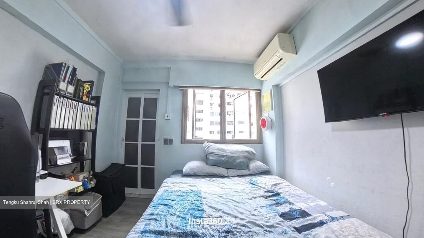 Tampines Street 42 (Tampines), Multi Generation #524339661